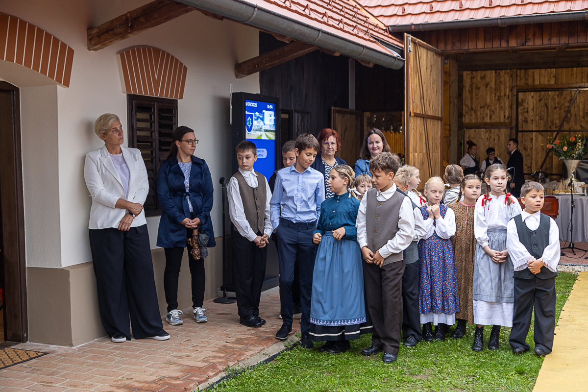 O&Scaron; Kobilje, folklorna skupina